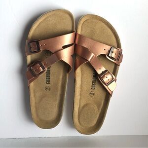 Cushionaire Sandals Slip-on Comfort Footbed Pink / Rose Gold Like New Womens 8.5